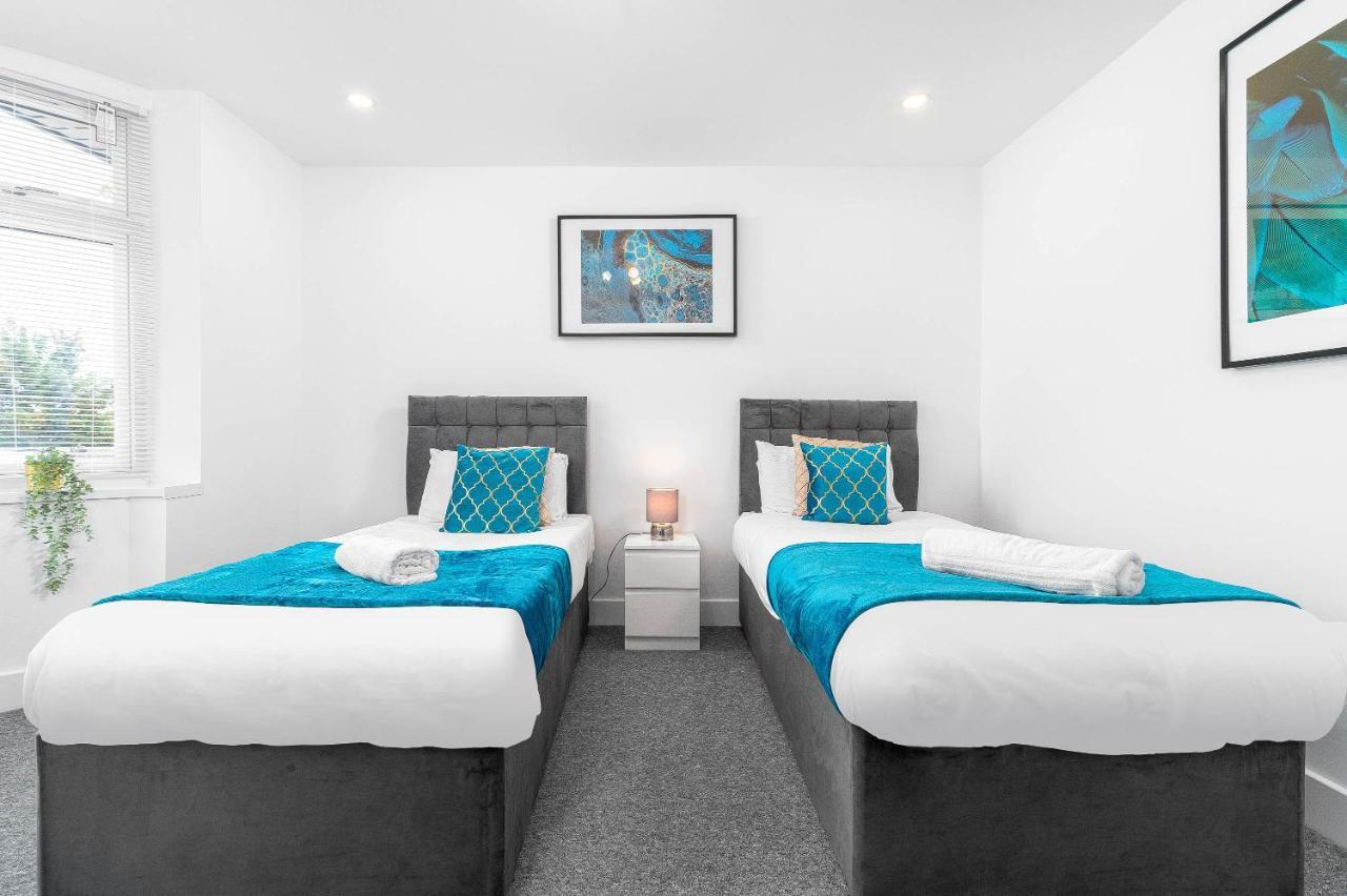 5 Bedroom House - 10 Guests - Multiple Off Street Parking - Garden - Smart Tv - Wifi - Contractors - Families - Groups Birmingham Bagian luar foto