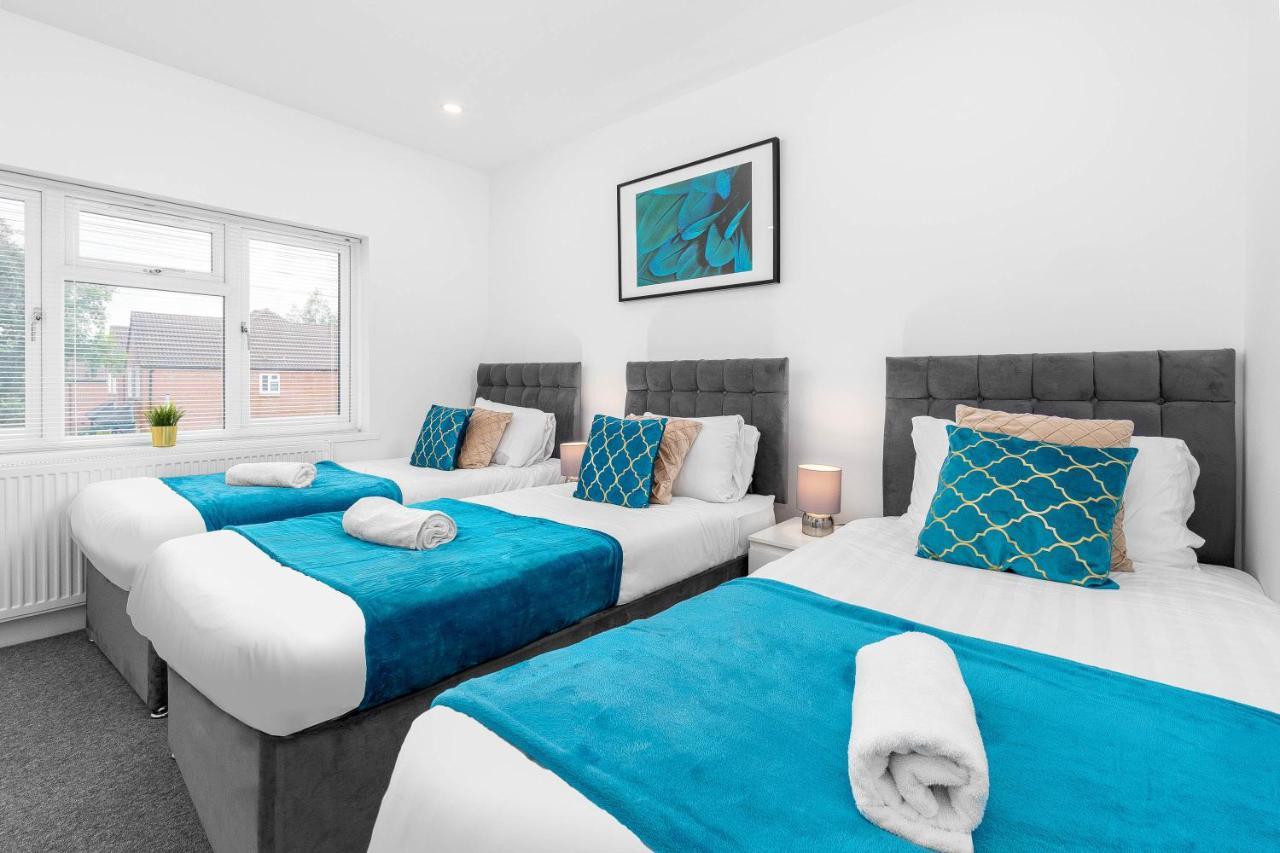 5 Bedroom House - 10 Guests - Multiple Off Street Parking - Garden - Smart Tv - Wifi - Contractors - Families - Groups Birmingham Bagian luar foto