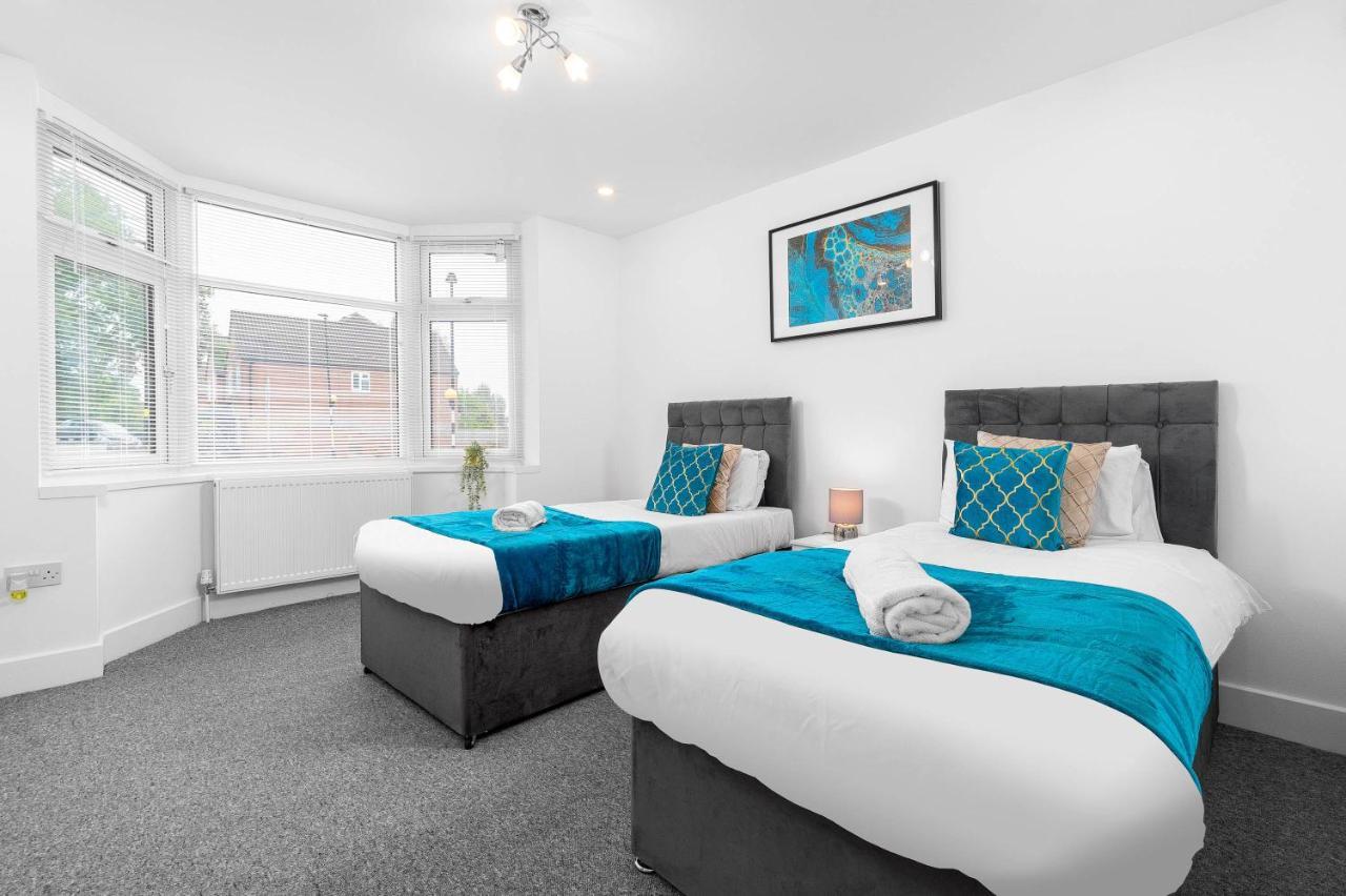5 Bedroom House - 10 Guests - Multiple Off Street Parking - Garden - Smart Tv - Wifi - Contractors - Families - Groups Birmingham Bagian luar foto