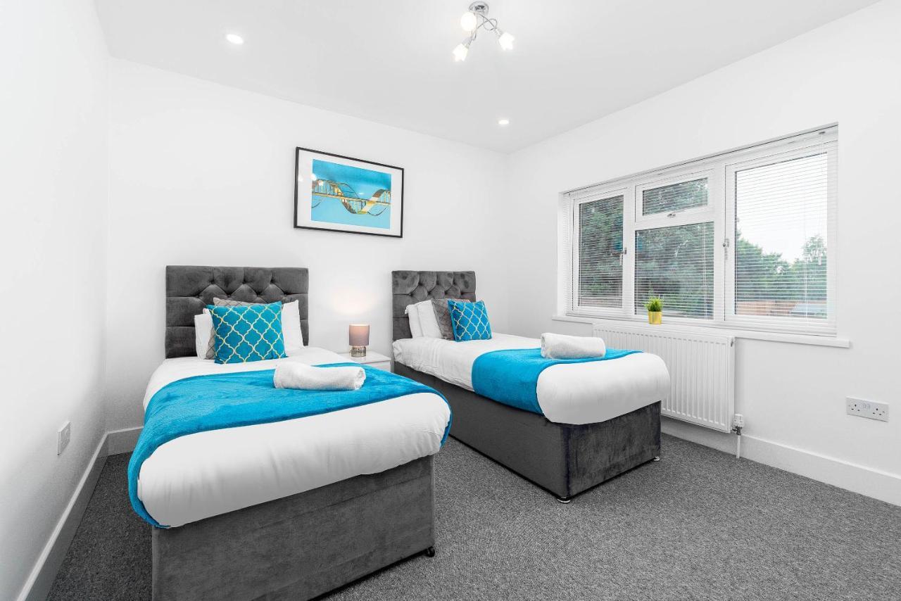5 Bedroom House - 10 Guests - Multiple Off Street Parking - Garden - Smart Tv - Wifi - Contractors - Families - Groups Birmingham Bagian luar foto