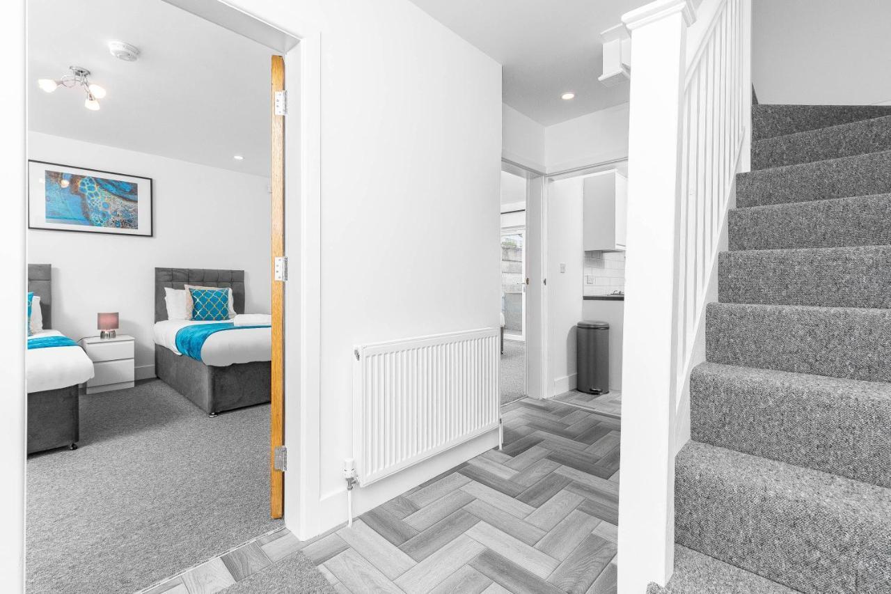 5 Bedroom House - 10 Guests - Multiple Off Street Parking - Garden - Smart Tv - Wifi - Contractors - Families - Groups Birmingham Bagian luar foto